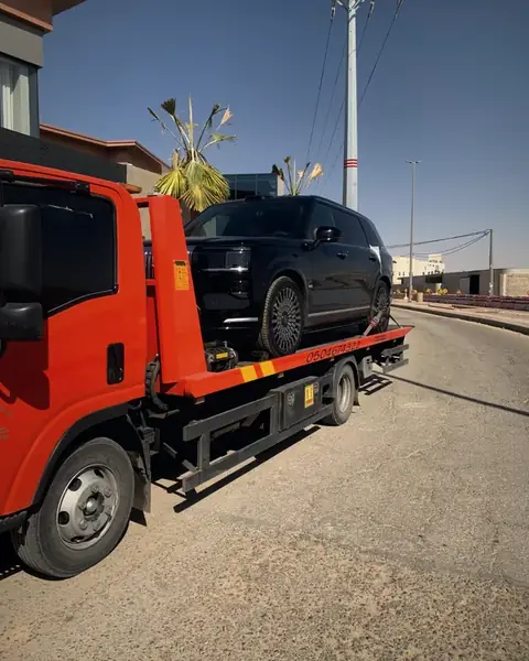 Flatbed transporting Zeekr 9X