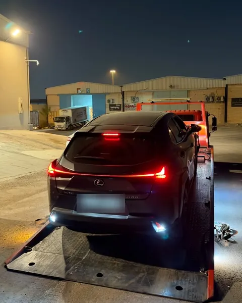 Flatbed transporting Lexus UX